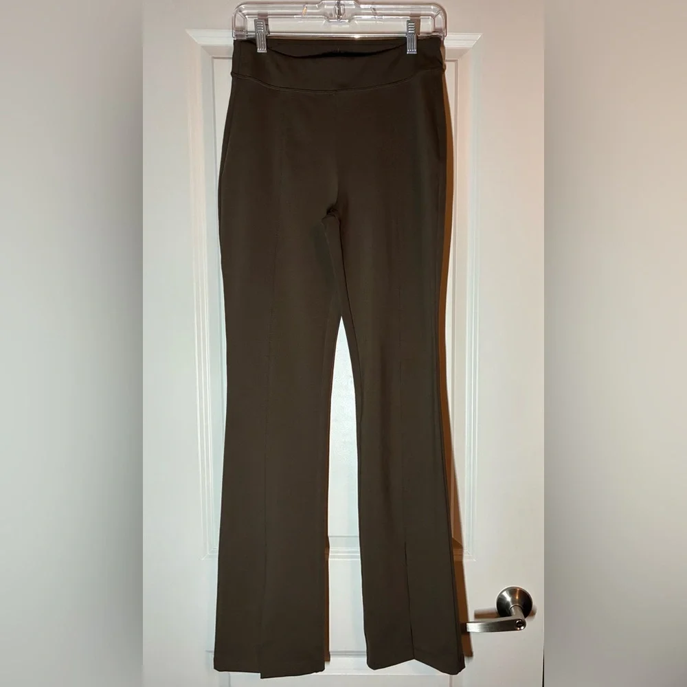 ALO Yoga | Airbrush High-Waist Flutter Legging in Brown Size Medium
